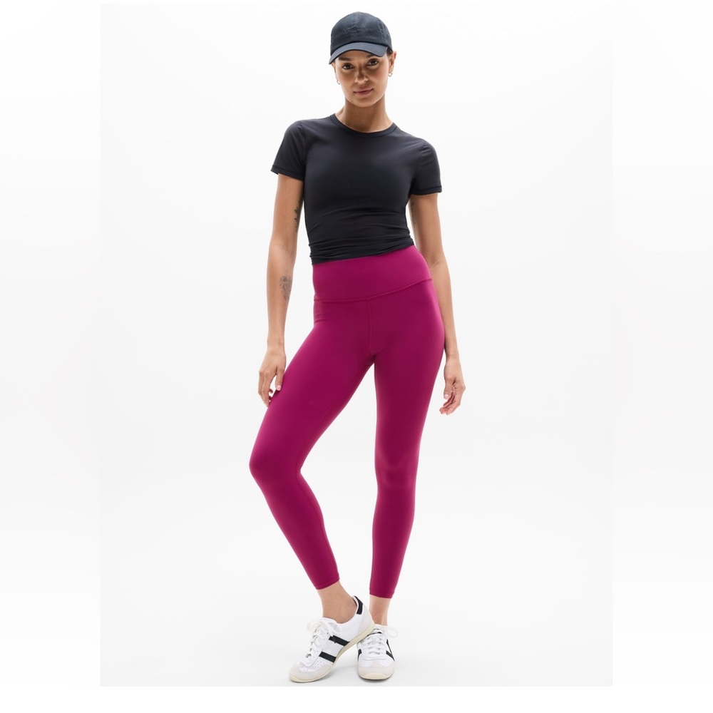 Athleta 7/8 Transcend Tight in Plum!  Size XS!  NWT!